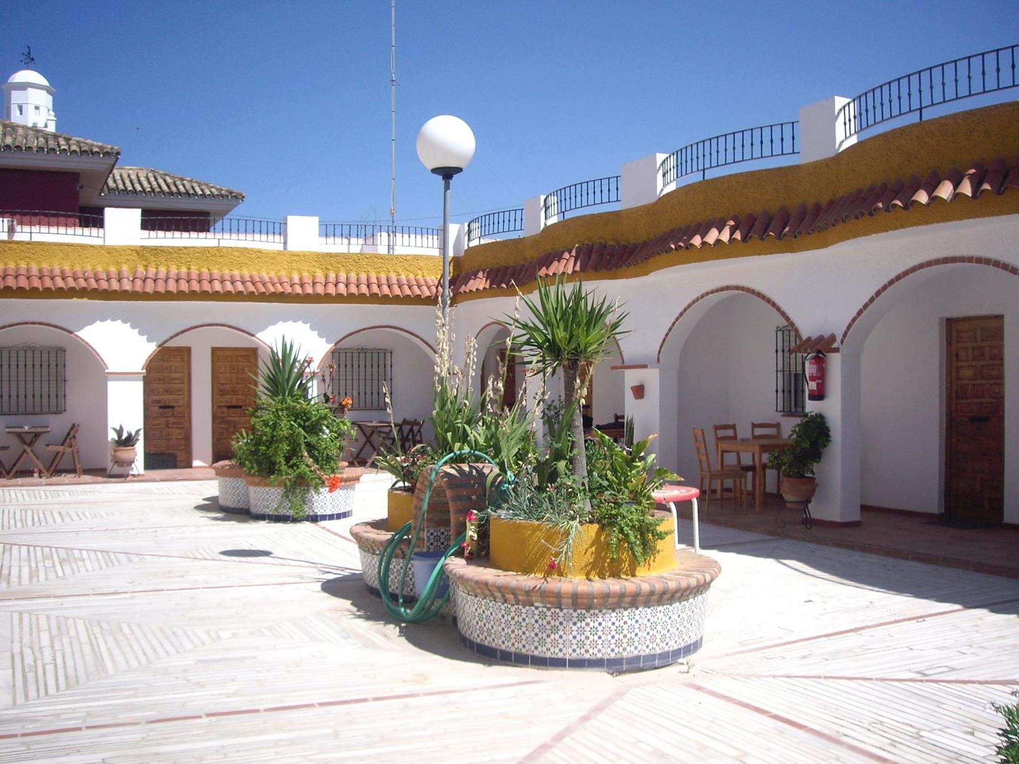Hostal Mini Golf Los Canos De Meca Dış mekan fotoğraf